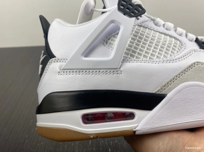 HYPE Jordan 4 DR5415-100 SB Retro 0820